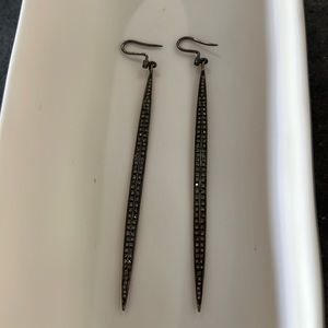 Champagne diamonds stick earrings black rhodium